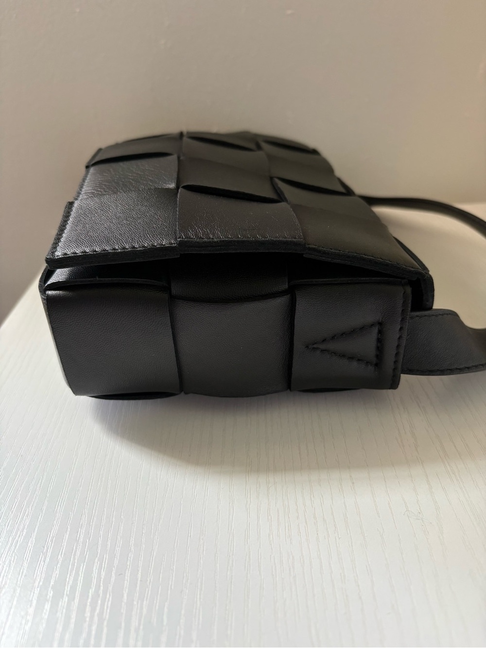 Bottega Veneta Cassette Black Crossbody Bag EUC - Picture 6 of 16